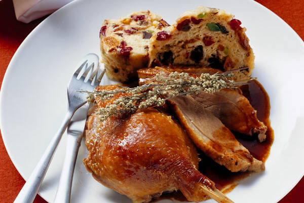 Gefüllte Gans mit Früchtebrot Rezept | Küchengötter Gefüllte Gans mit Früchtebrot Rezept | Küchengötter