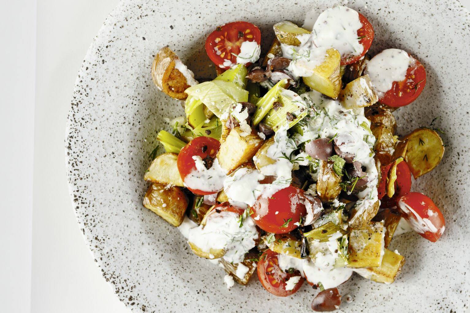 Mediterraner Kartoffelsalat aus dem Ofen Rezept | Küchengötter Mediterraner Kartoffelsalat aus dem Ofen Rezept | Küchengötter