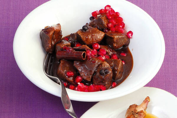 Rehragout mit Granatapfel Rezept | Küchengötter