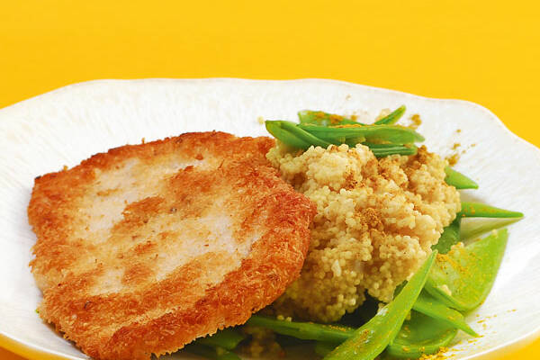 Kokos-Putenschnitzel mit Curryhirse Rezept | Küchengötter Kokos-Putenschnitzel mit Curryhirse Rezept | Küchengötter