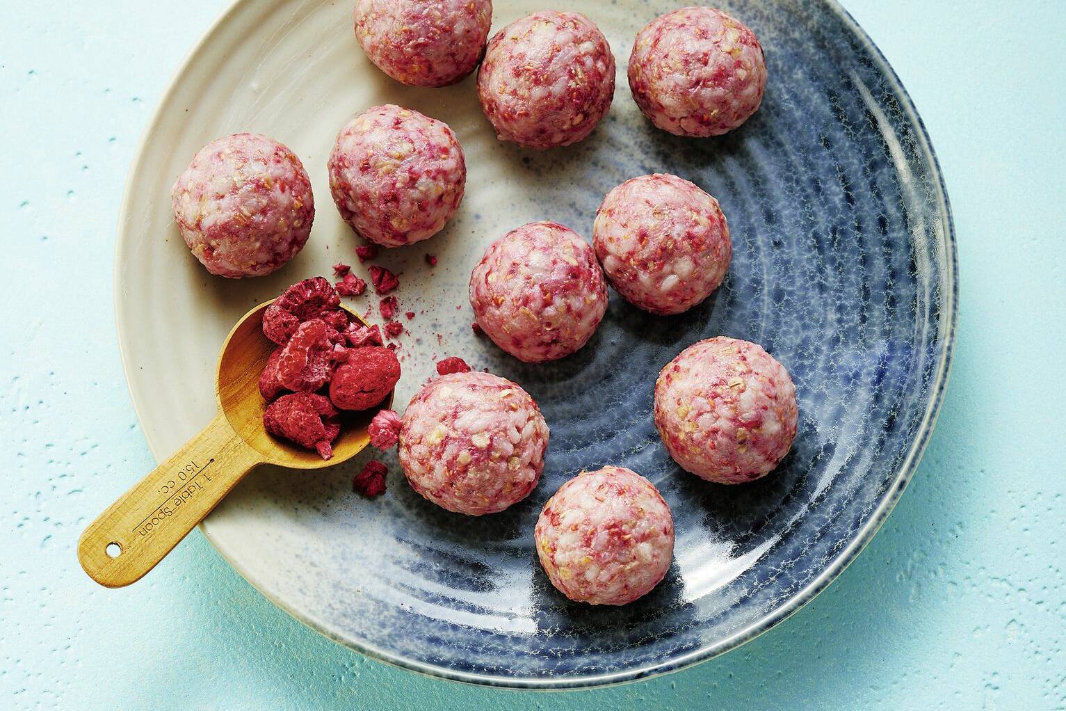 Milchreis-Bällchen mit Himbeeren Rezept | Küchengötter