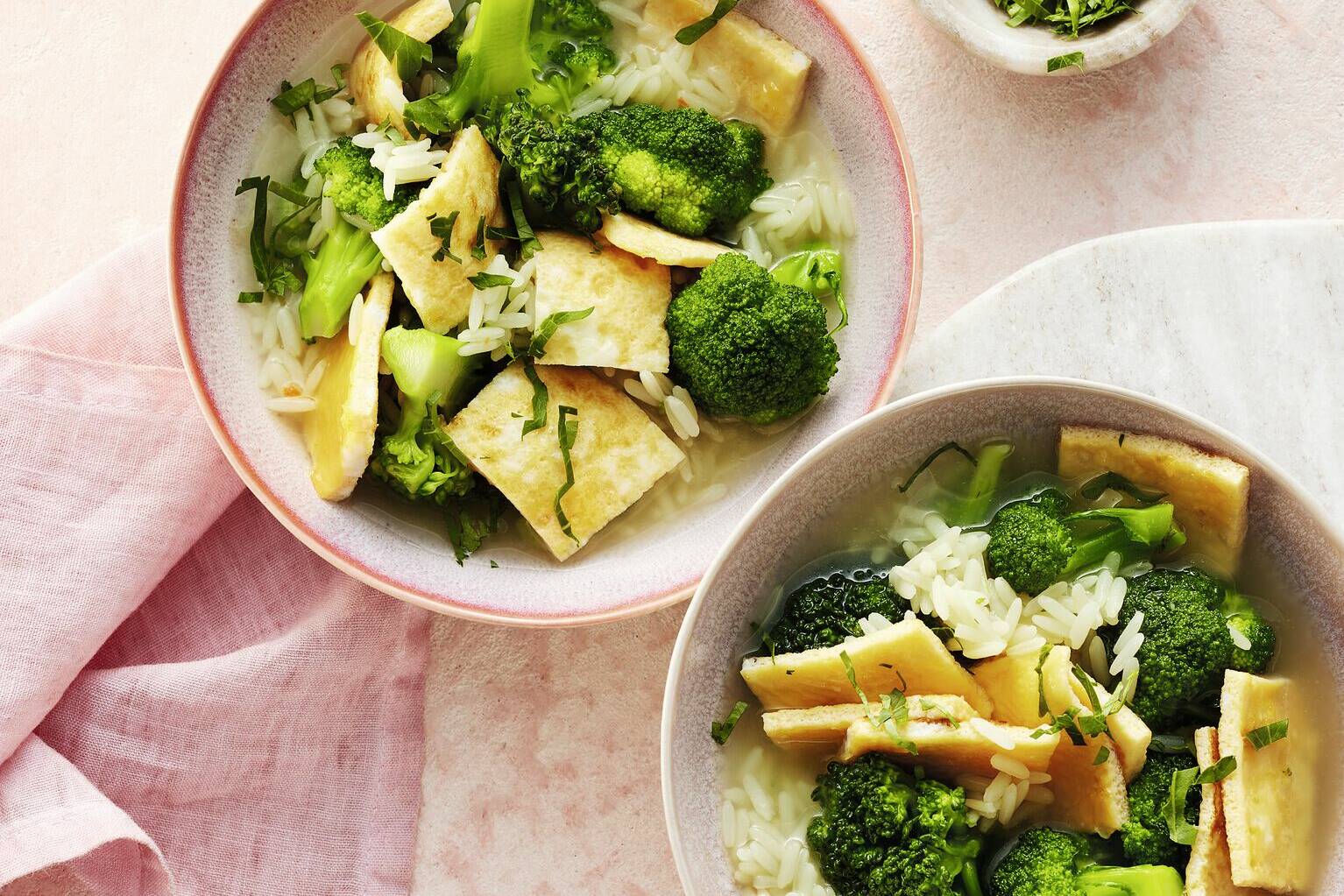 BrokkoliReisSuppe mit Ei Rezept Küchengötter