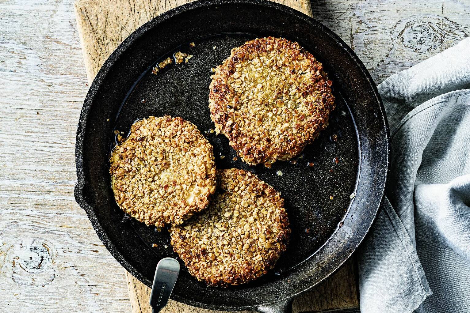 Sellerieschnitzel mit Birnen-Salsa Rezept | Küchengötter Sellerieschnitzel mit Birnen-Salsa Rezept | Küchengötter