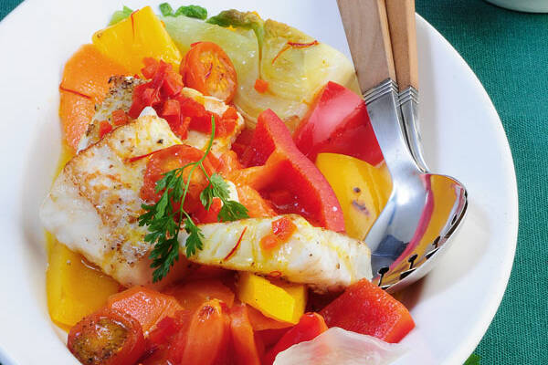 Lauwarmer Fischsalat mit Safran-Dressing Rezept | Küchengötter