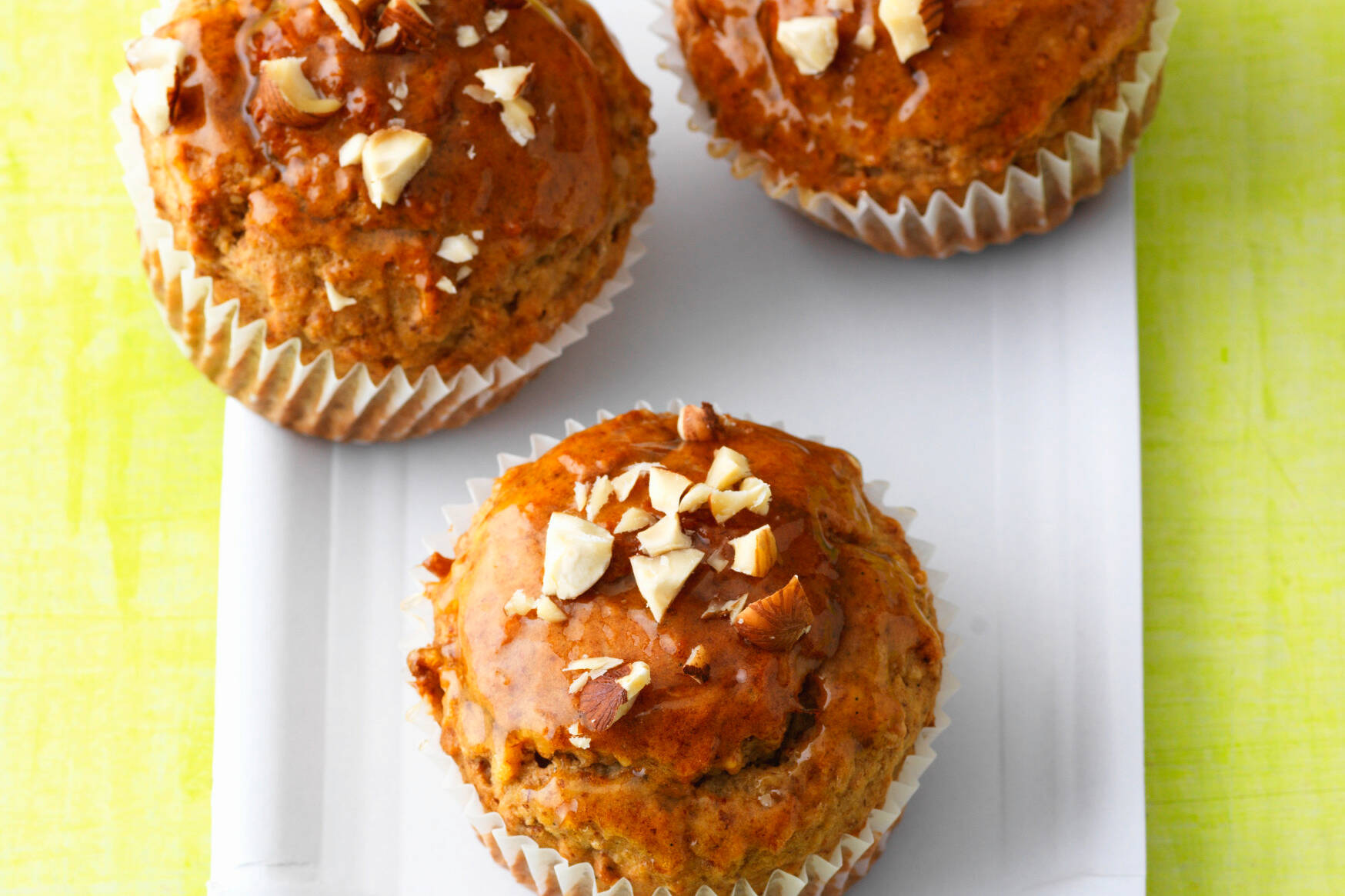 Bananen-Muffins mit Haselnüssen Rezept | Küchengötter Bananen-Muffins mit Haselnüssen Rezept | Küchengötter