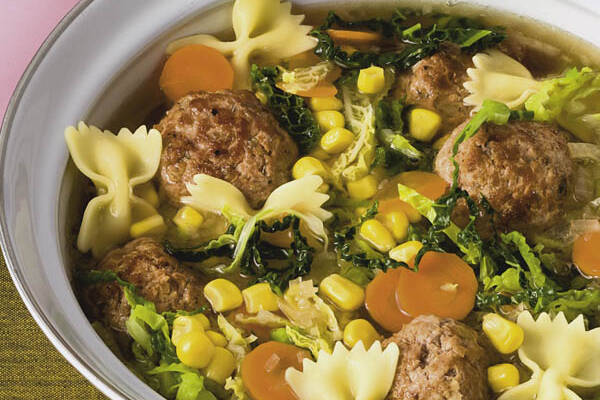 Wirsingtopf mit Nudeln und Hackbällchen Rezept | Küchengötter Wirsingtopf mit Nudeln und Hackbällchen Rezept | Küchengötter