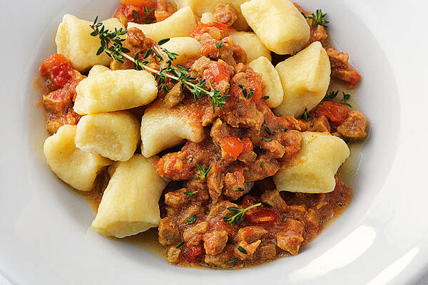 Kartoffel-Gnocchi mit Kalbssugo Rezept | Küchengötter