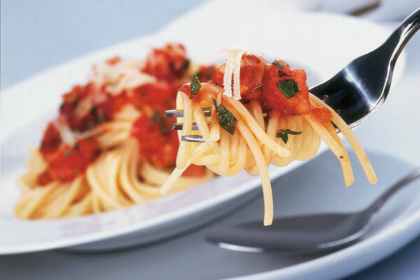 Spaghetti alla napoletana Rezept | Küchengötter Spaghetti alla napoletana Rezept | Küchengötter