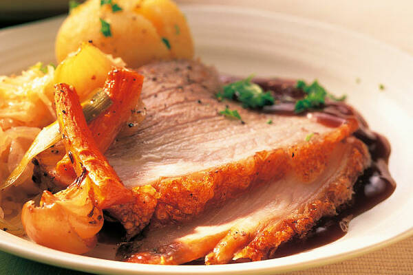 Schweinebraten mit Kümmel Rezept | Küchengötter Schweinebraten mit Kümmel Rezept | Küchengötter