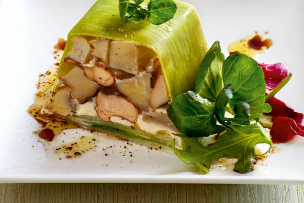 Pilzterrine im Lauchmantel Rezept | Küchengötter Pilzterrine im Lauchmantel Rezept | Küchengötter