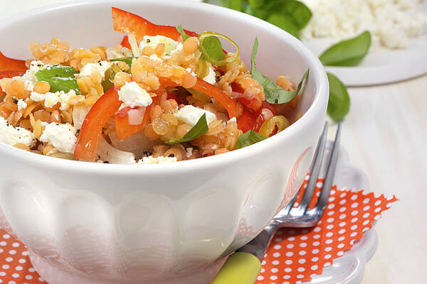 Roter Linsensalat mit Feta Rezept | Küchengötter