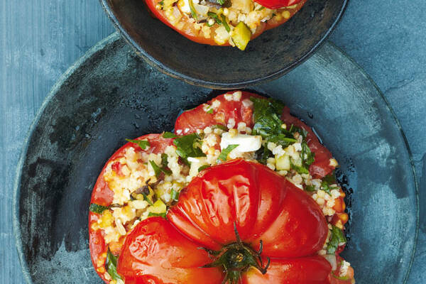 Gefüllte Tomaten mit mediterranen Kräutern Rezept | Küchengötter