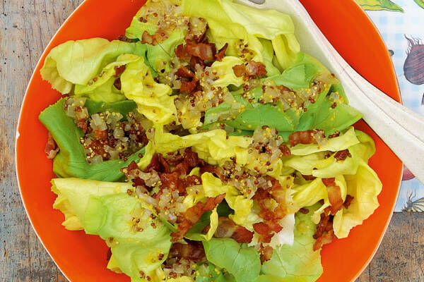 Kopfsalat mit Speck