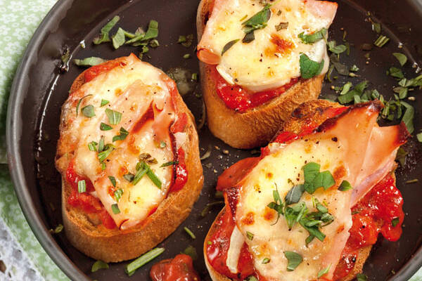 Crostini Mit Tomaten Und Mozzarella - Rezepte Suchen Crostini Mit Tomaten Und Mozzarella - Rezepte Suchen