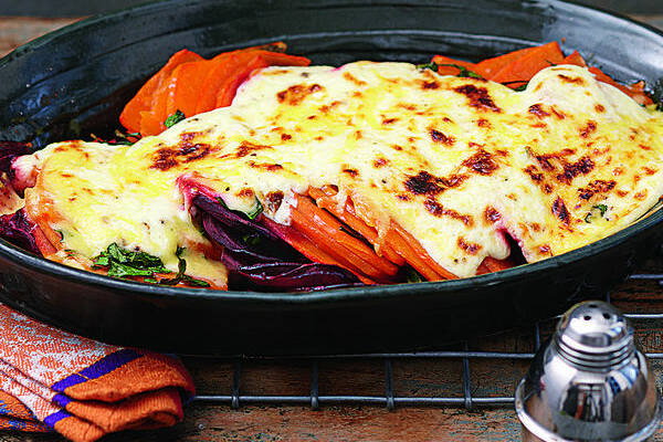 Kürbis-Rote-Bete-Gratin Rezept | Küchengötter Kürbis-Rote-Bete-Gratin Rezept | Küchengötter