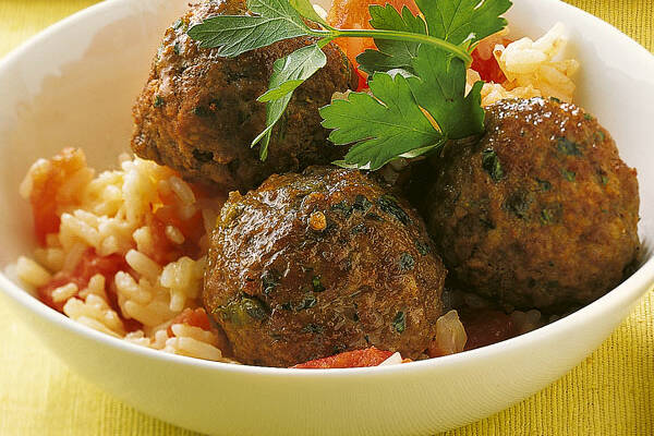 Hackbällchen auf Reis Rezept | Küchengötter Hackbällchen auf Reis Rezept | Küchengötter