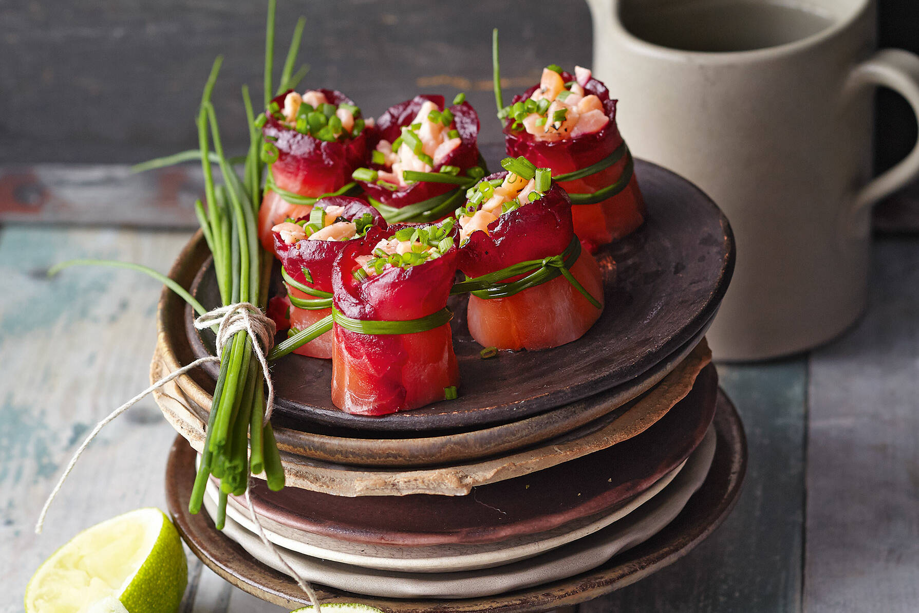 Röllchen mit zweierlei Lachs Rezept | Küchengötter Röllchen mit zweierlei Lachs Rezept | Küchengötter