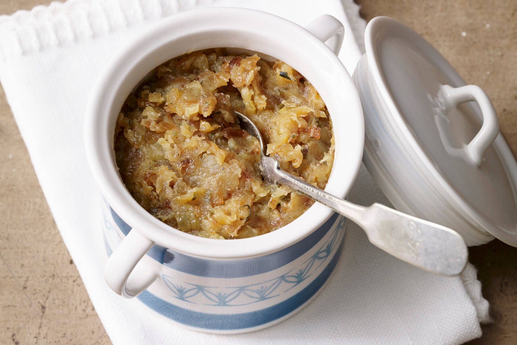 Apfel-Zwiebel-Aufstrich mit Beifuß Rezept | Küchengötter Apfel-Zwiebel-Aufstrich mit Beifuß Rezept | Küchengötter
