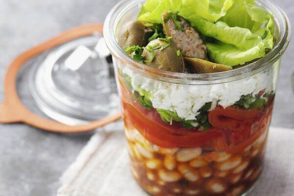 Paprika-Bohnen-Salat mit Feta Rezept | Küchengötter