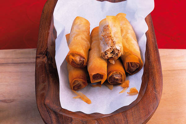 Filoteig-Röllchen mit Walnuss-Käse-Füllung Rezept | Küchengötter