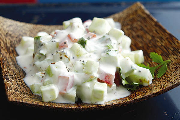 Gurken-Tomaten-Raita Rezept | Küchengötter Gurken-Tomaten-Raita Rezept | Küchengötter