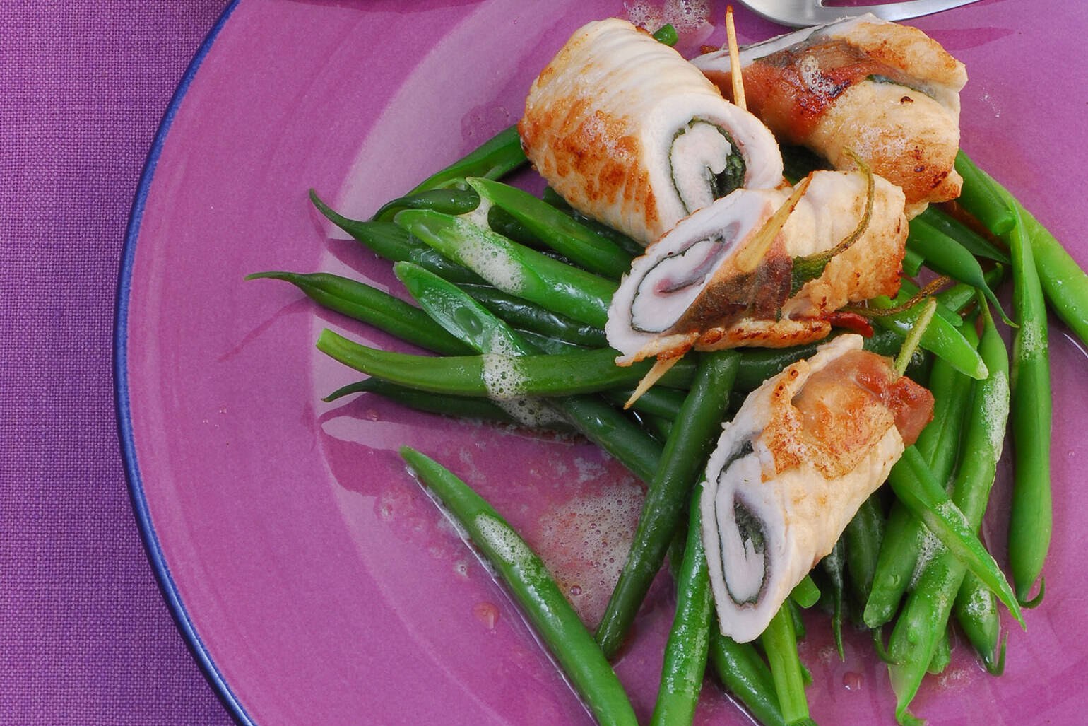 Putenröllchen mit Schinken und Salbei Rezept | Küchengötter