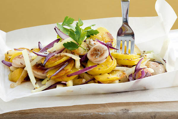 Bratwurstgröstl mit Kohlrabi Rezept | Küchengötter