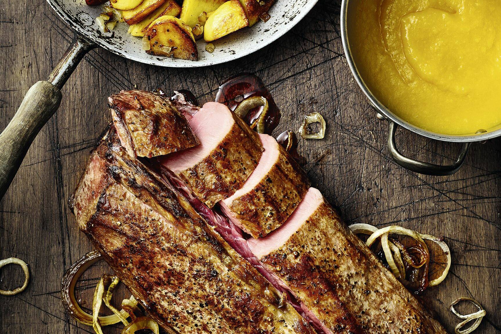 Wildschwein-Rücken mit Bratkartoffeln und Aprikosenpüree Rezept