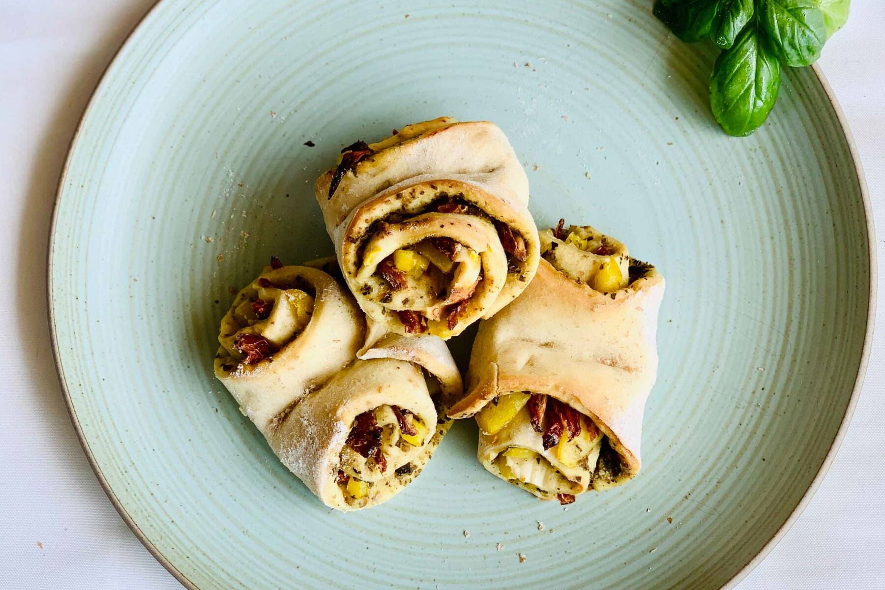 Herzhafte Pesto-Franzbrötchen Rezept | Küchengötter Herzhafte Pesto-Franzbrötchen Rezept | Küchengötter