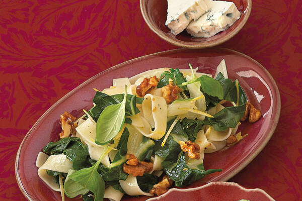 Bandnudeln mit Mangold Rezept | Küchengötter Bandnudeln mit Mangold Rezept | Küchengötter