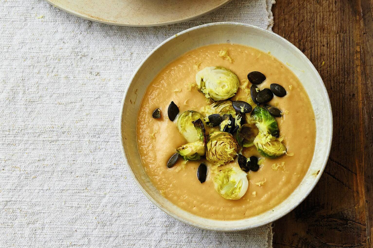 Steckrübensuppe mit Rosenkohl Rezept | Küchengötter Steckrübensuppe mit Rosenkohl Rezept | Küchengötter