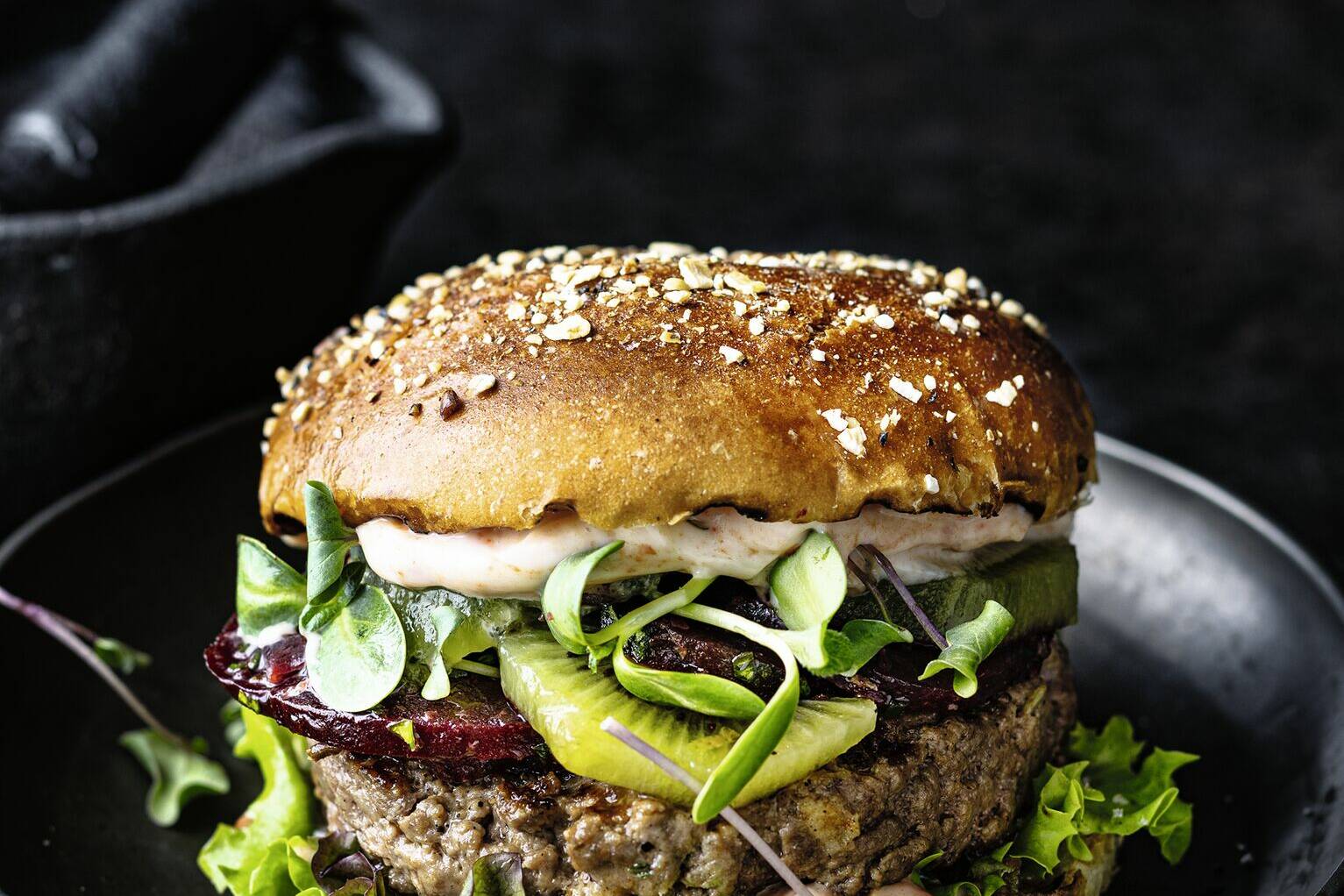 Rinderburger mit Kiwi und Roter Bete Rezept | Küchengötter