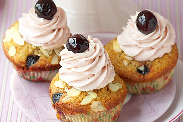Amarena-Cupcakes Rezept | Küchengötter Amarena-Cupcakes Rezept | Küchengötter