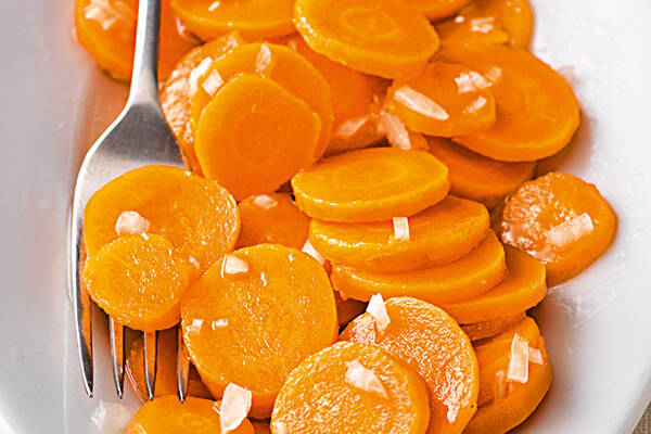 Gelbe-Rüben-Salat Rezept | Küchengötter Gelbe-Rüben-Salat Rezept | Küchengötter