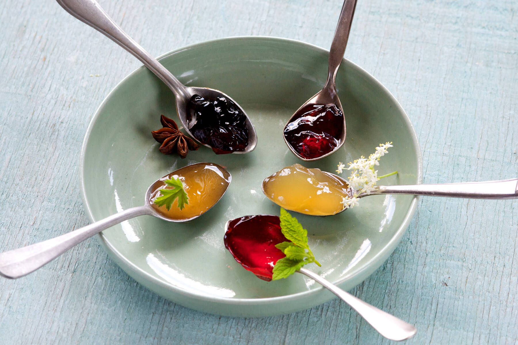 Apfelgelee mit Duftpelargonie Rezept | Küchengötter