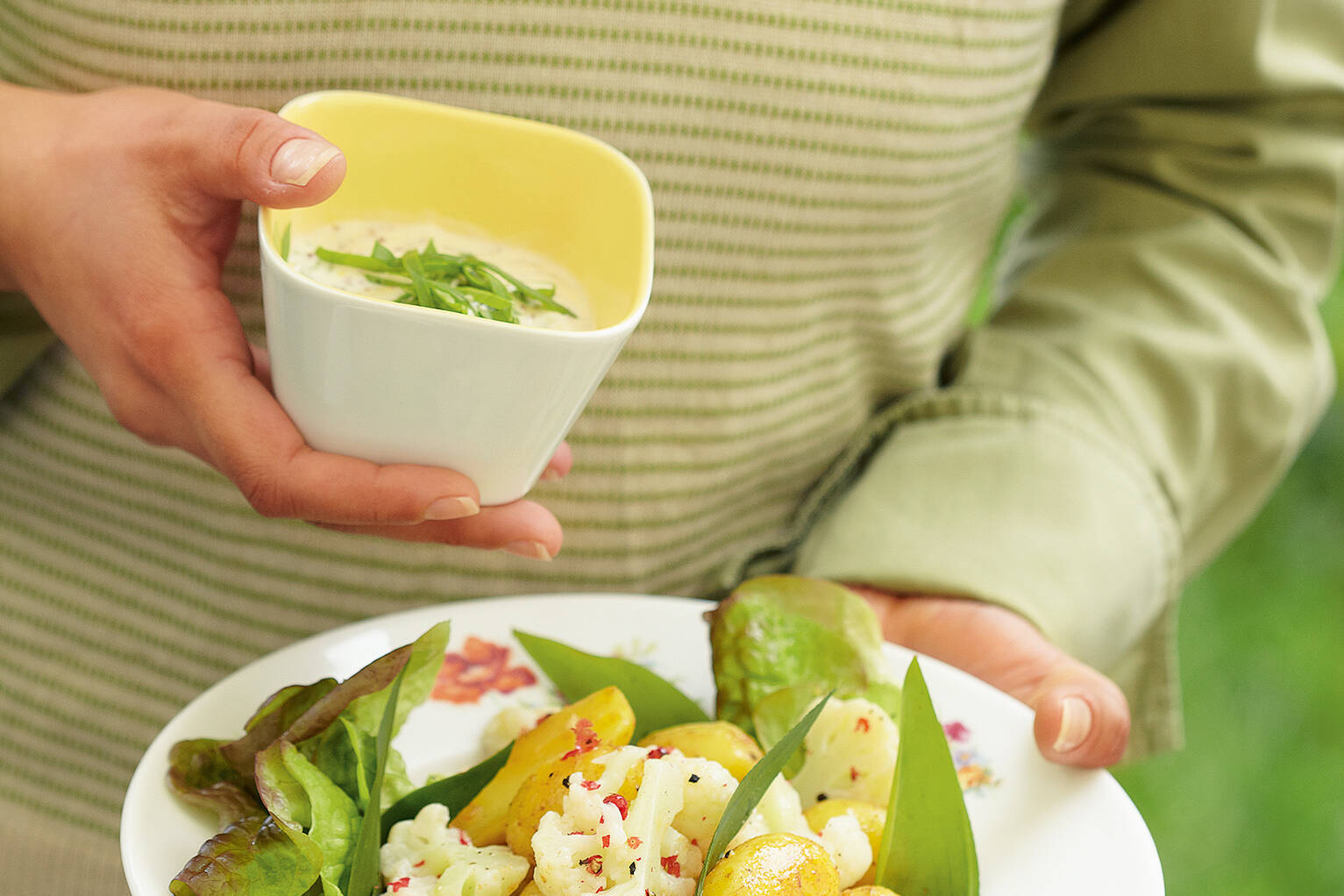 Salat mit Blumenkohl und Bärlauchdressing Rezept | Küchengötter