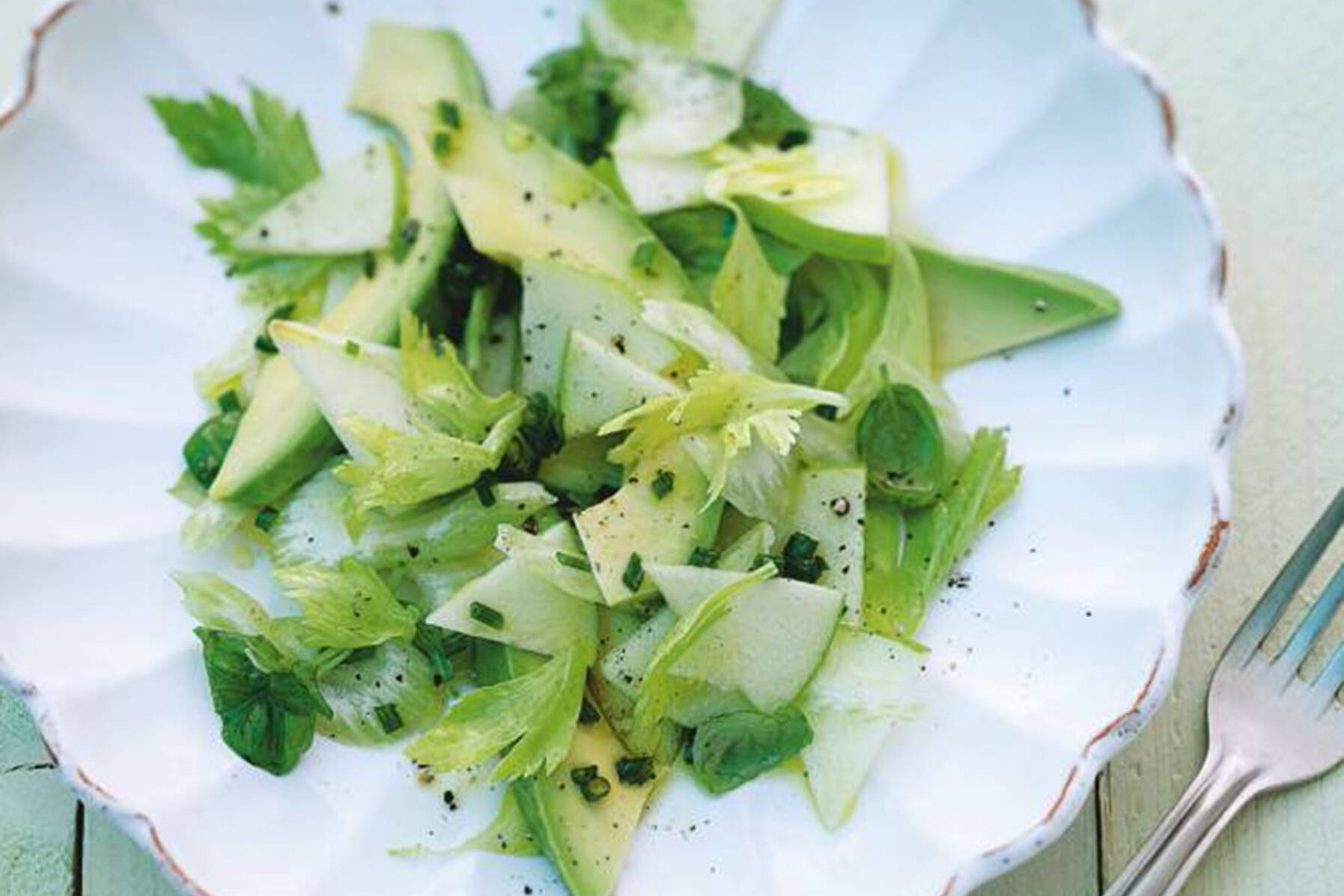 Apfel-Avocado-Salat mit Limetten-Honig-Dressing Rezept | Küchengötter Apfel-Avocado-Salat mit Limetten-Honig-Dressing Rezept | Küchengötter