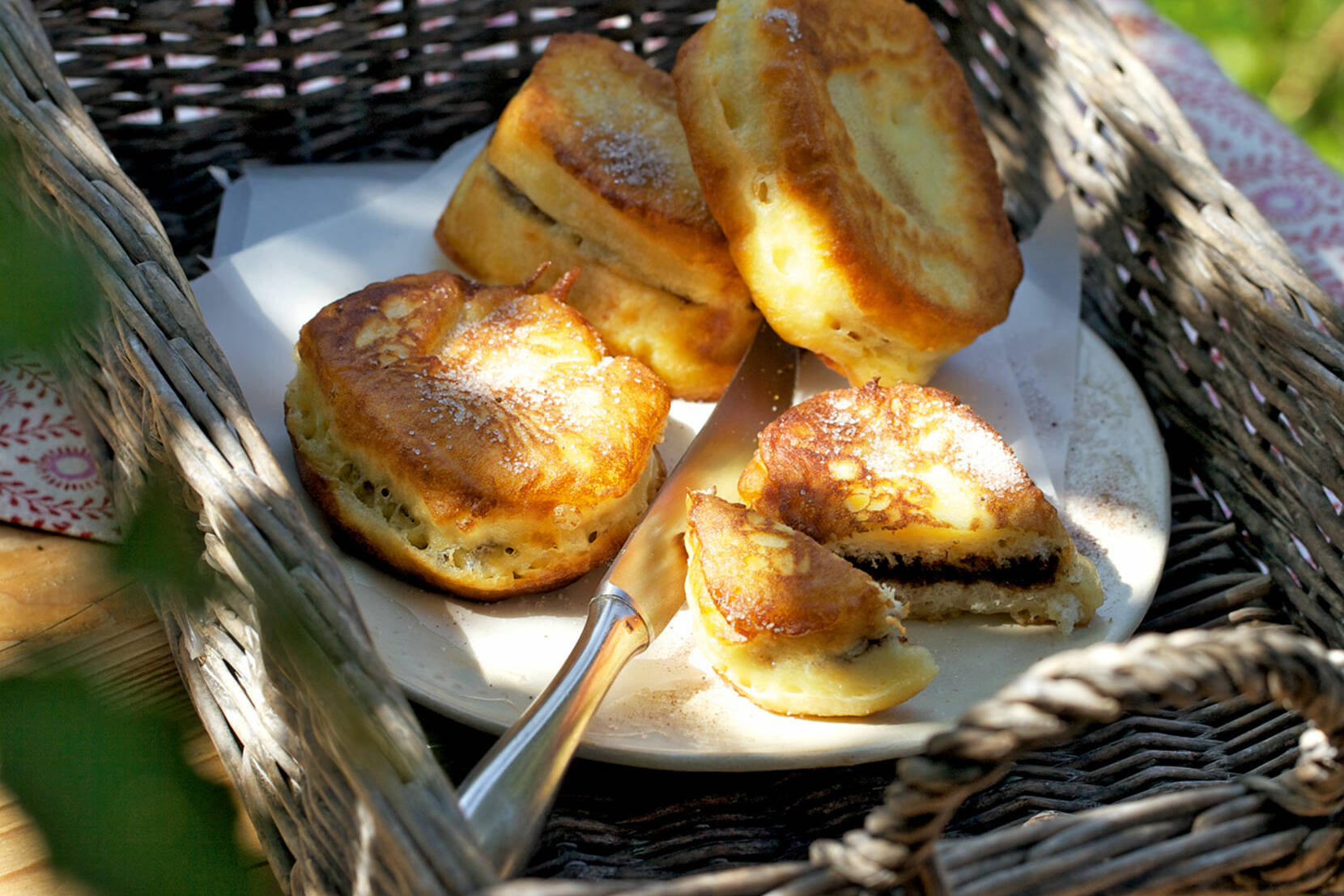 Zwetschgenbavesen mit Zimtzucker Rezept | Küchengötter Zwetschgenbavesen mit Zimtzucker Rezept | Küchengötter