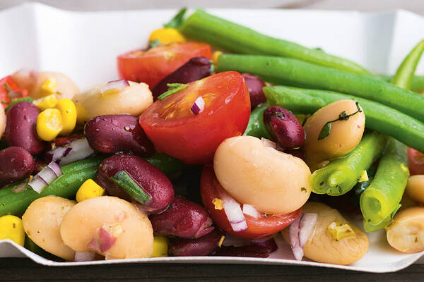 Bunter Bohnensalat mit Kräutern der Provence Rezept | Küchengötter