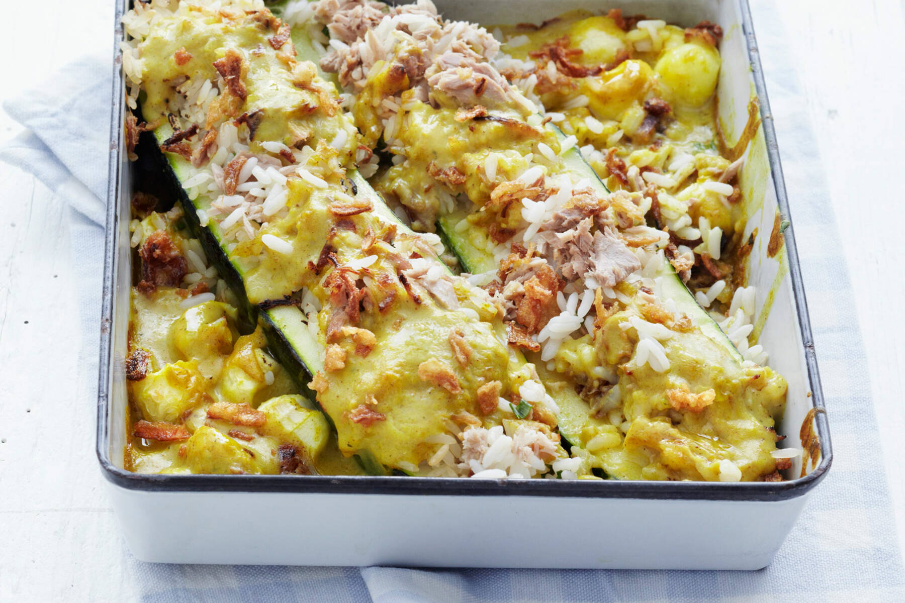 Zucchini mit Thunfisch-Reis Rezept | Küchengötter Zucchini mit Thunfisch-Reis Rezept | Küchengötter