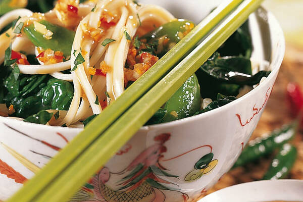 Reisnudel-Spinat-Topf Rezept | Küchengötter Reisnudel-Spinat-Topf Rezept | Küchengötter