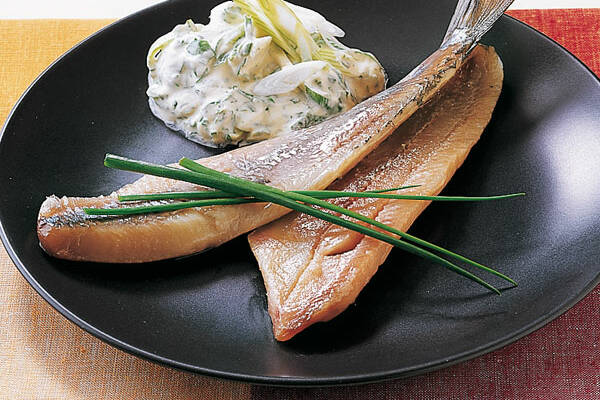 Matjes mit Kräutercreme Rezept | Küchengötter Matjes mit Kräutercreme Rezept | Küchengötter