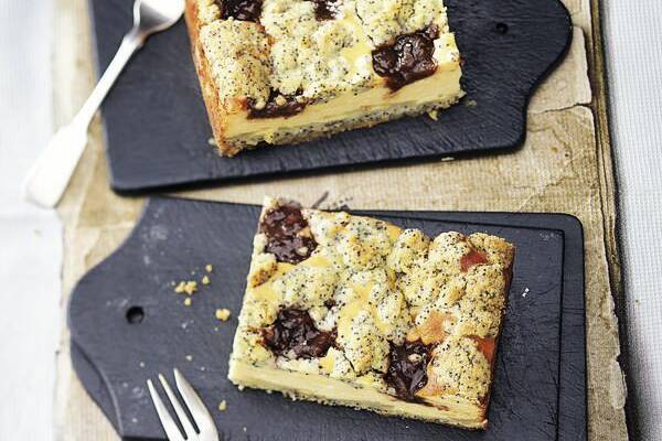 Apfel-Käsekuchen mit Mohnstreuseln Rezept | Küchengötter