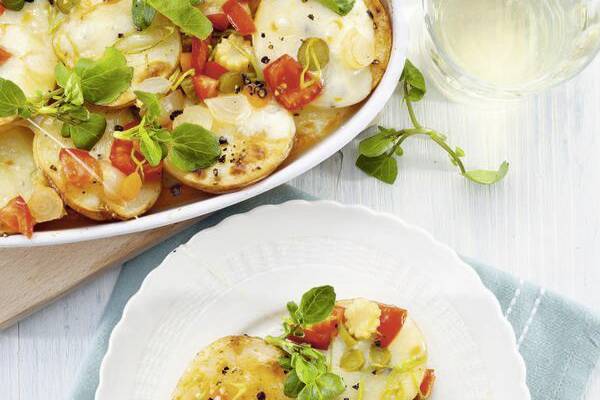 Raclette-Ofenkartoffeln mit Tomaten-Salsa Rezept | Küchengötter Raclette-Ofenkartoffeln mit Tomaten-Salsa Rezept | Küchengötter