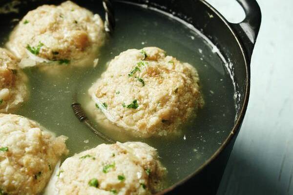 Saisonkalender juni für obst und gemüse Semmelknödel Rezept | Küchengötter
