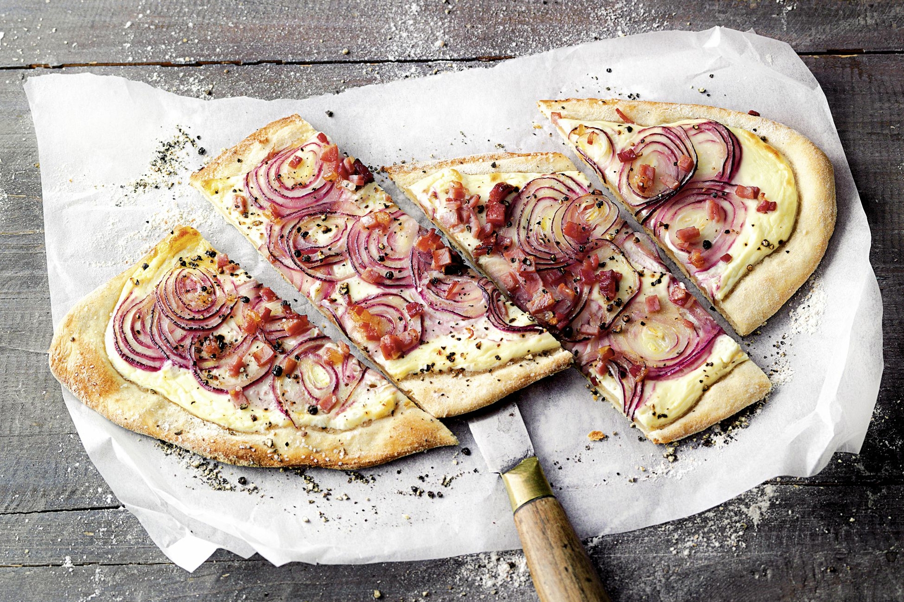 Flammkuchen Elsässer Art Rezept | Küchengötter Flammkuchen Elsässer Art Rezept | Küchengötter