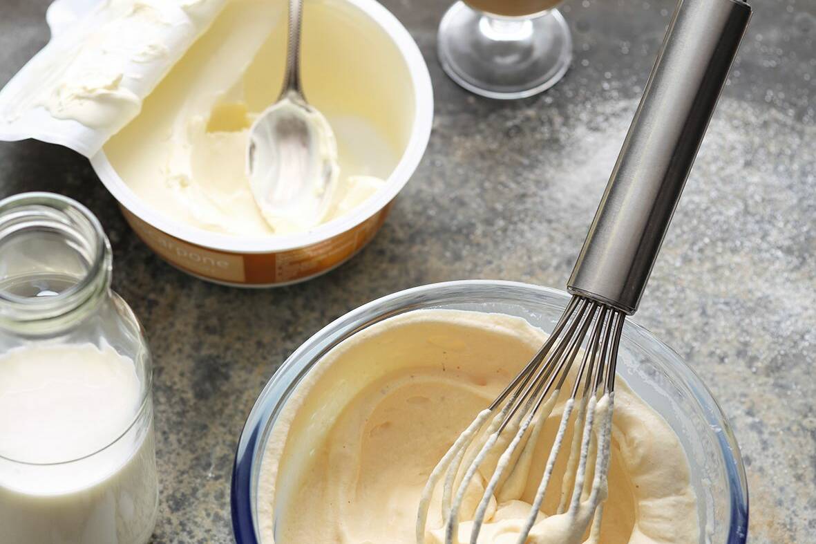 Karamellcreme mit Sahnelikör - Tortenfüllung | Küchengötter Karamellcreme mit Sahnelikör - Tortenfüllung | Küchengötter