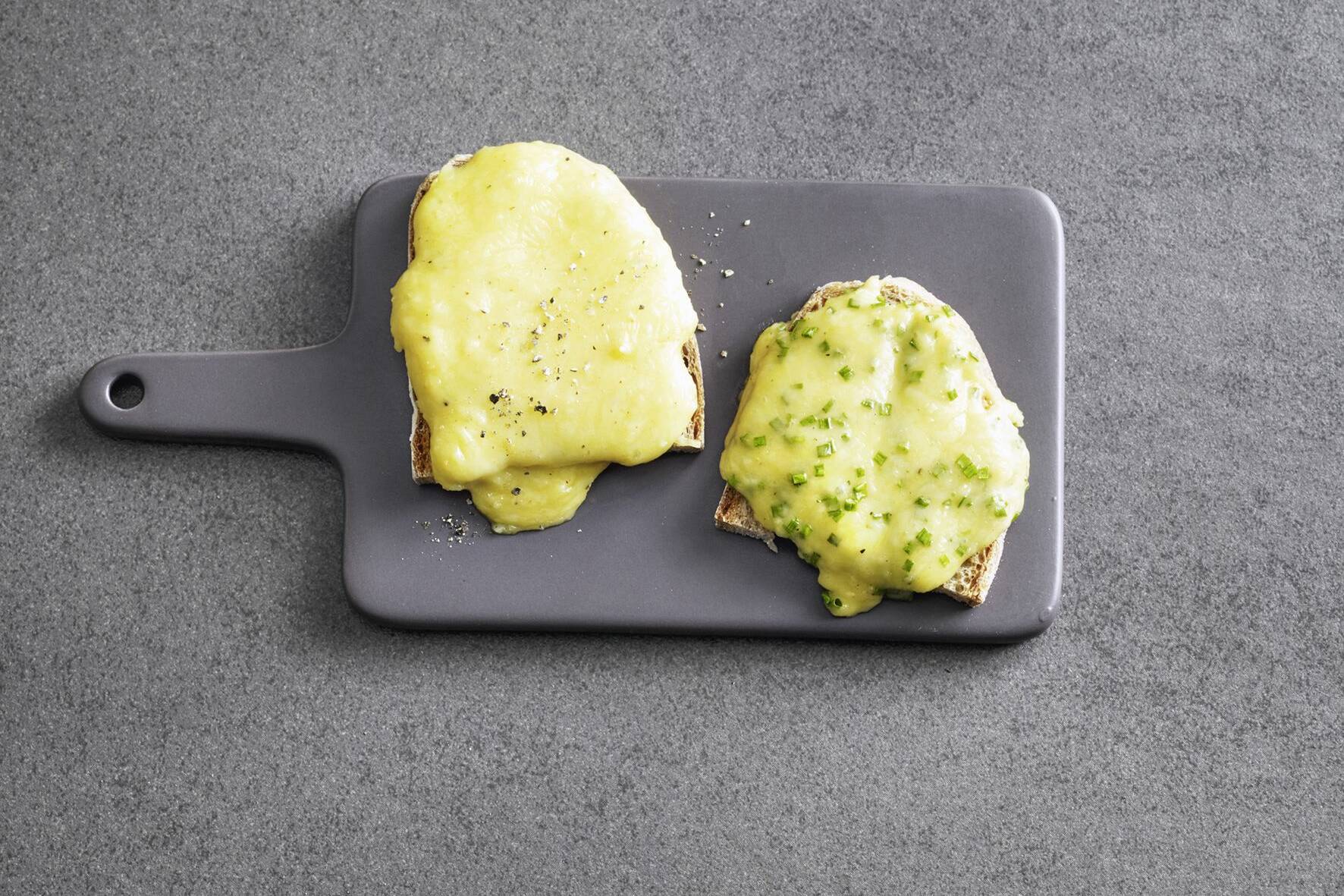 Mini-Käseschnitten-Duo aus dem Raclette-Pfännchen Rezept | Küchengötter Mini-Käseschnitten-Duo aus dem Raclette-Pfännchen Rezept | Küchengötter