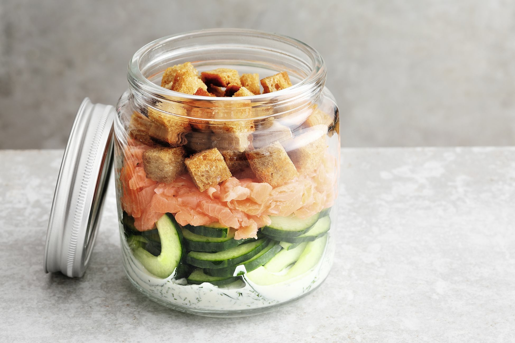 Lachs-Gurken-Salat Rezept | Küchengötter Lachs-Gurken-Salat Rezept | Küchengötter