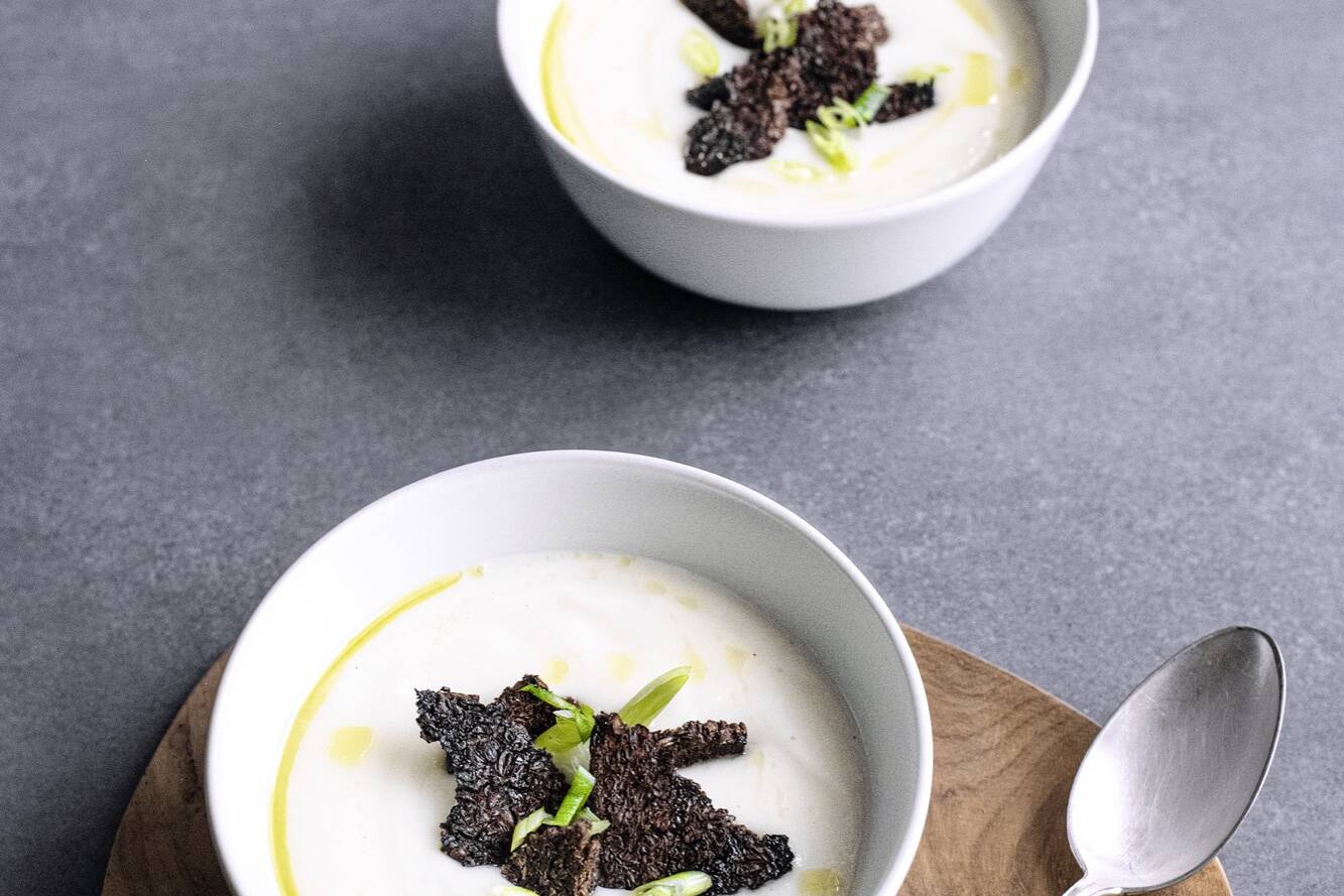 Schwarzwurzelsuppe mit Pumpernickel-Croûtons Rezept | Küchengötter Schwarzwurzelsuppe mit Pumpernickel-Croûtons Rezept | Küchengötter